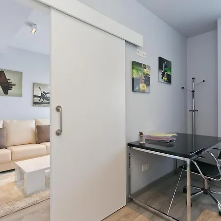 Estupendo Penthouse 2 , 1 Bano Wifi Málaga